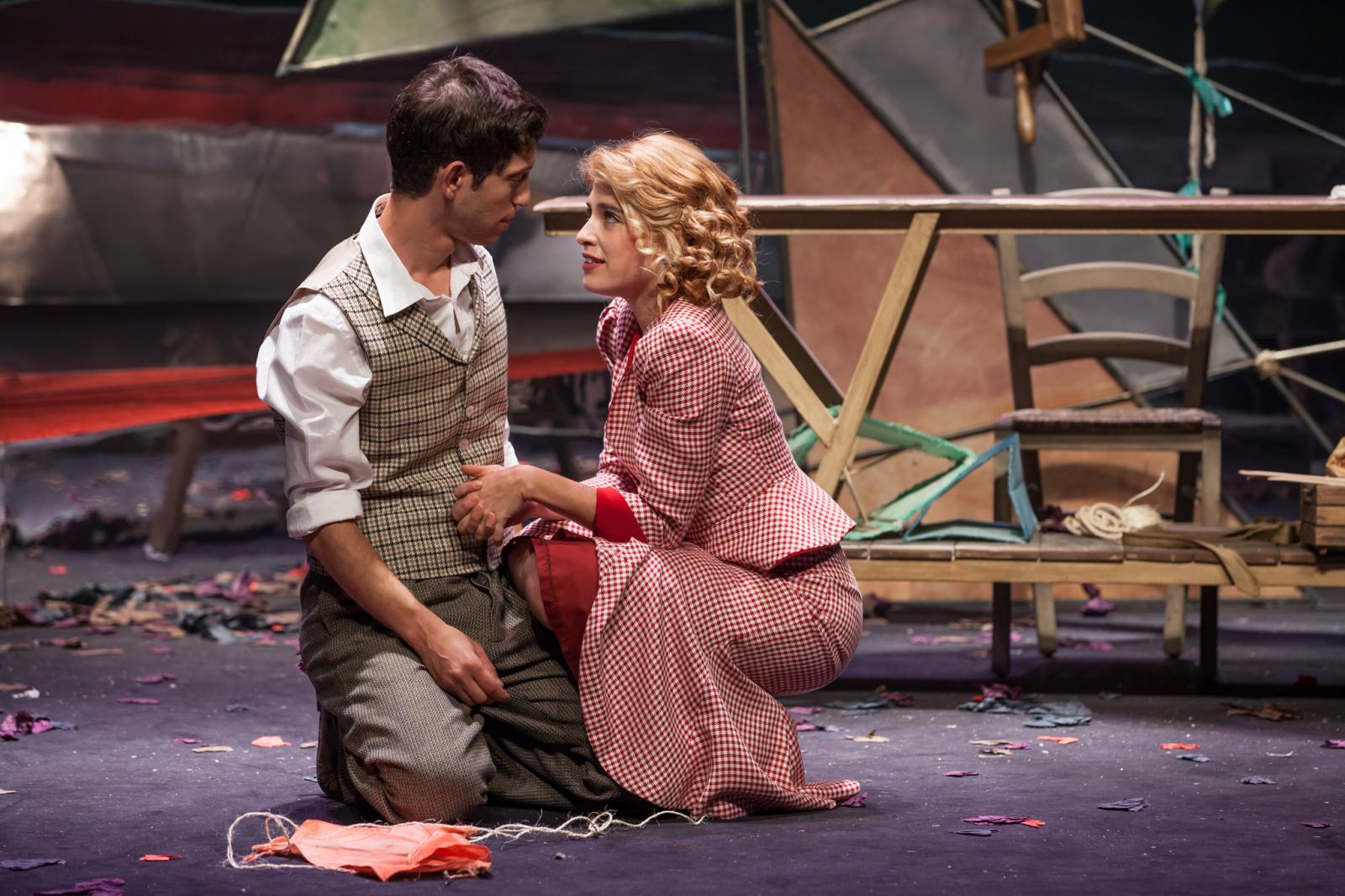 אביגיל הררי מתוך ההצגה 'עפיפונים' בתאטרון באר שבע (צילום: מעיין קאופמן)